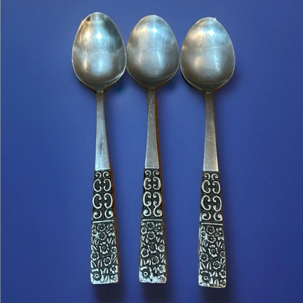 3 Japan Stainless Teaspoons Flatware UNF199 Unknown Pattern 3 Teaspoons